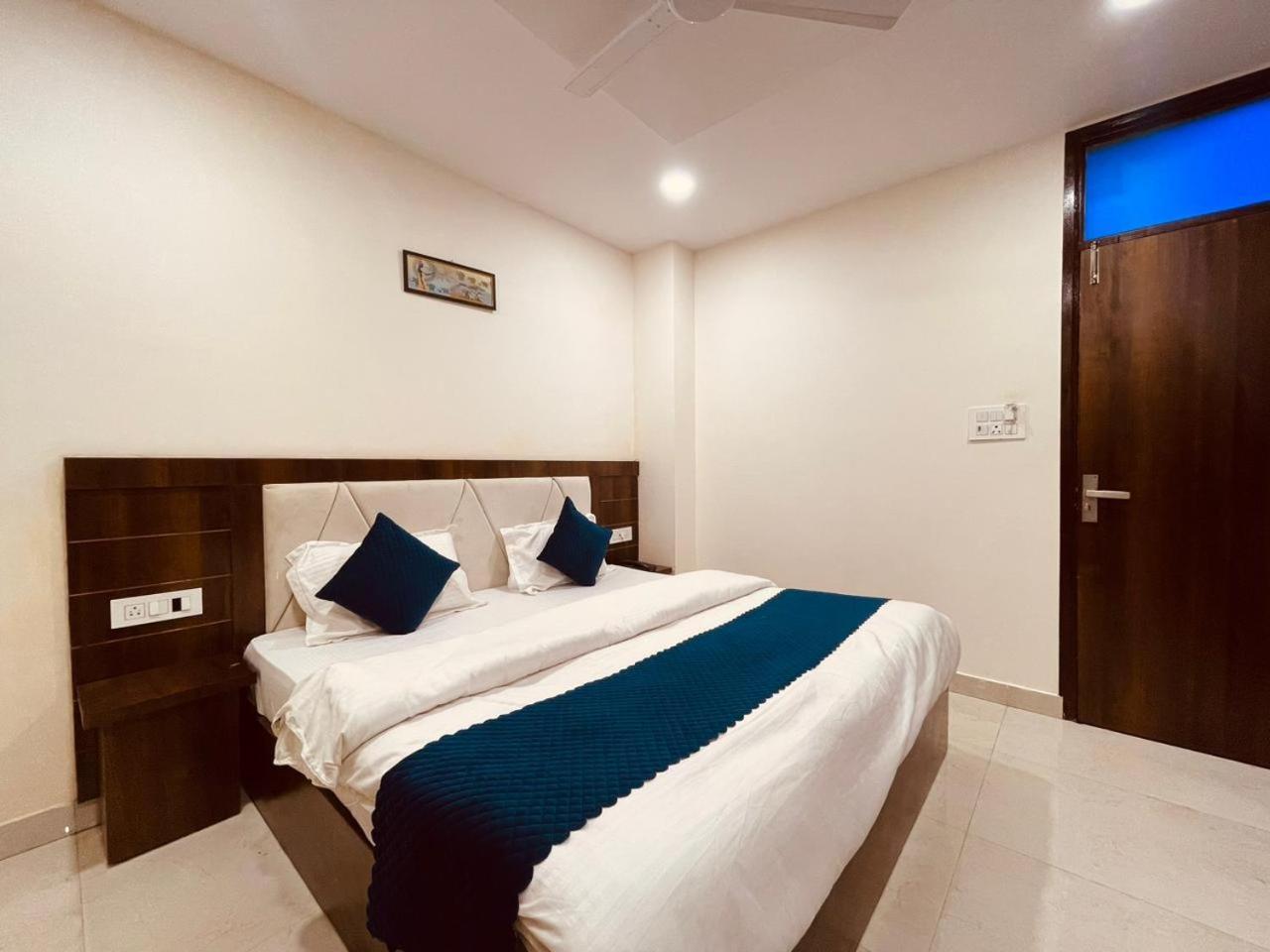 Wooibhotels The Divine Ganga Haridwār Exteriör bild
