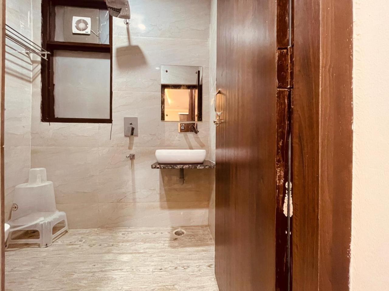 Wooibhotels The Divine Ganga Haridwār Exteriör bild