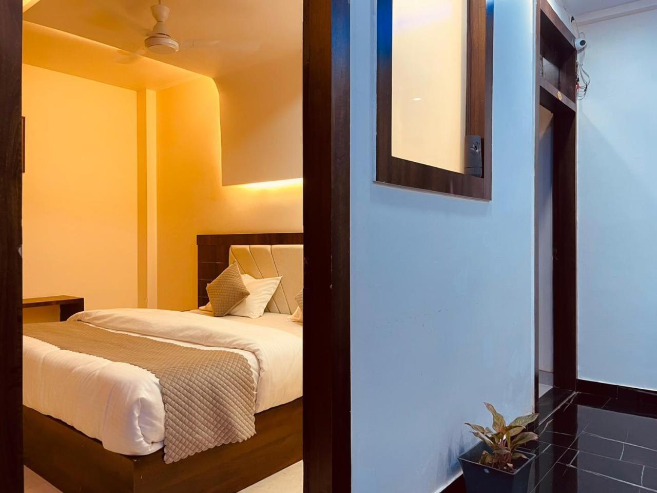 Wooibhotels The Divine Ganga Haridwār Exteriör bild