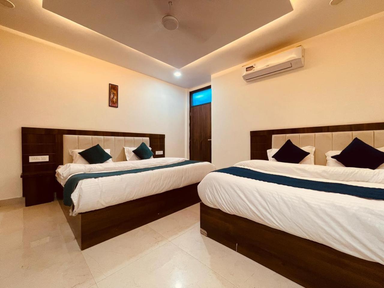 Wooibhotels The Divine Ganga Haridwār Exteriör bild