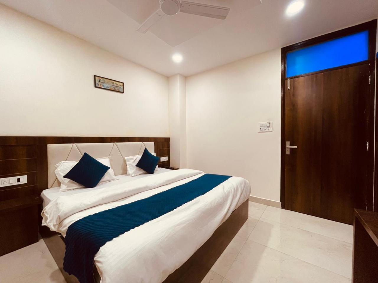 Wooibhotels The Divine Ganga Haridwār Exteriör bild
